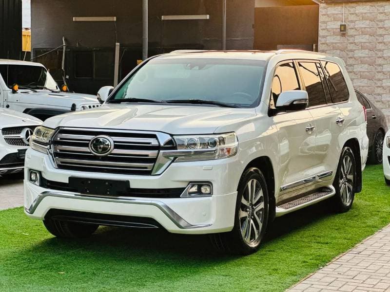 2016 Toyota Land Cruiser VXR thumbnail 4