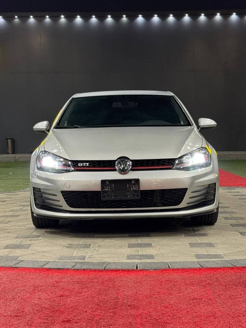 2016 Volkswagen Golf GTI SPORT thumbnail 3