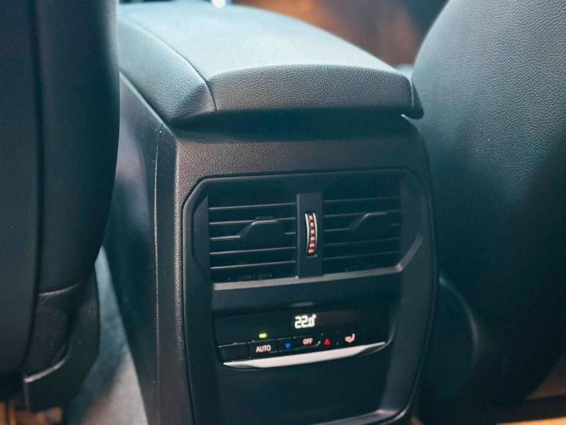 2020 BMW 330i M SPORT thumbnail 4