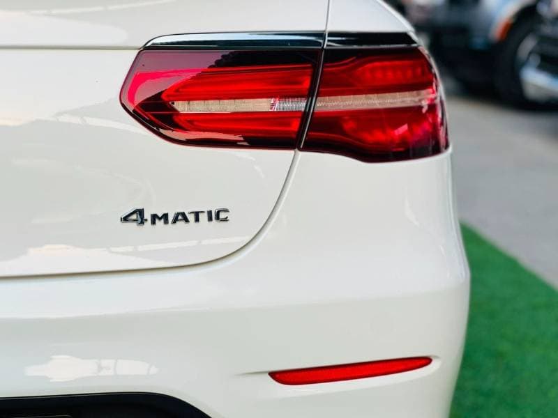 2018 Mercedes Benz GLC250 AMG thumbnail 4