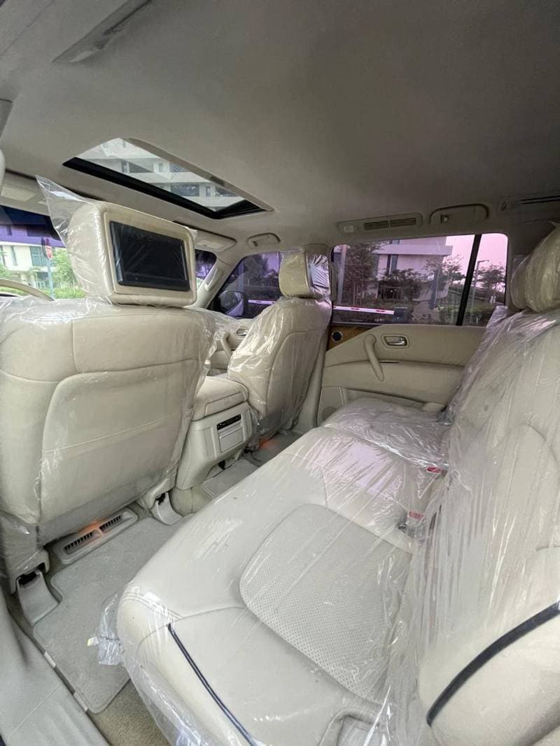 2012 Infiniti QX56 LUXURY thumbnail 8