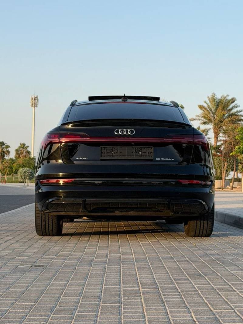 2020 Audi Q8 e tron thumbnail 3