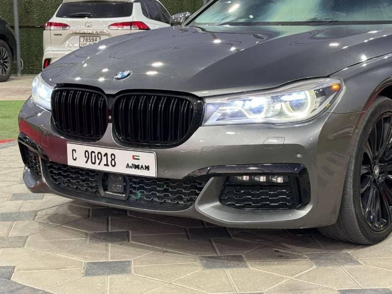 2016 BMW 750i thumbnail 3