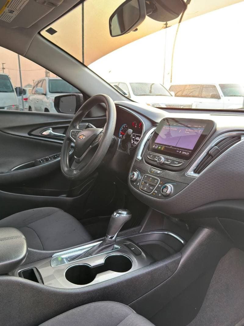 2020 Chevrolet Malibu LT thumbnail 3