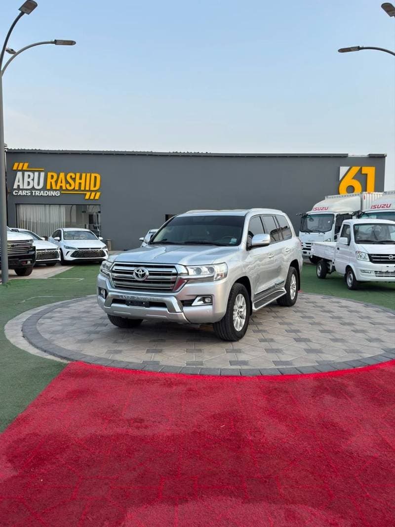 2017 Toyota Land Cruiser EXR thumbnail 3