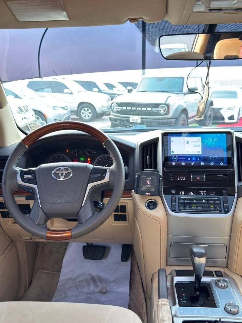 2017 Toyota Land Cruiser EXR thumbnail 7