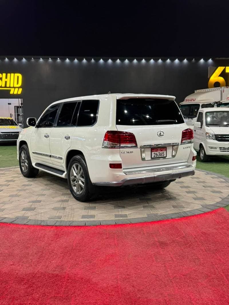 2013 Lexus LX570 PLATINUM thumbnail 4