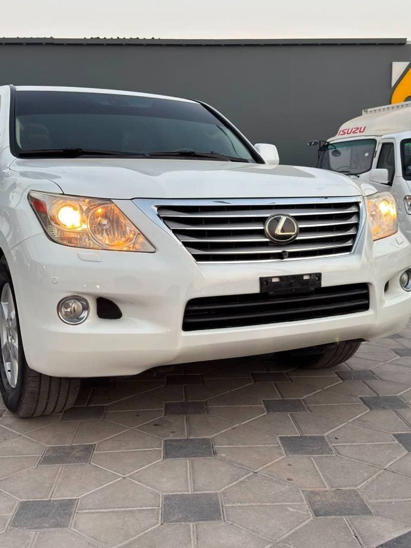 2010 Lexus LX570 TOP thumbnail 3