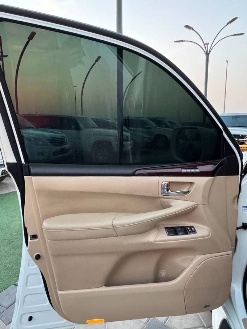 2010 Lexus LX570 TOP thumbnail 5
