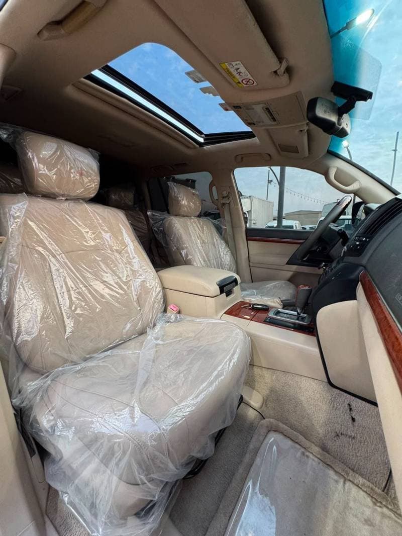 2015 Toyota Land Cruiser GXR thumbnail 4