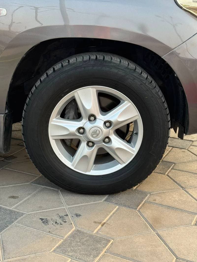 2011 Toyota Land Cruiser VXR thumbnail 4