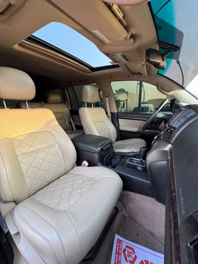 2011 Toyota Land Cruiser VXR thumbnail 8