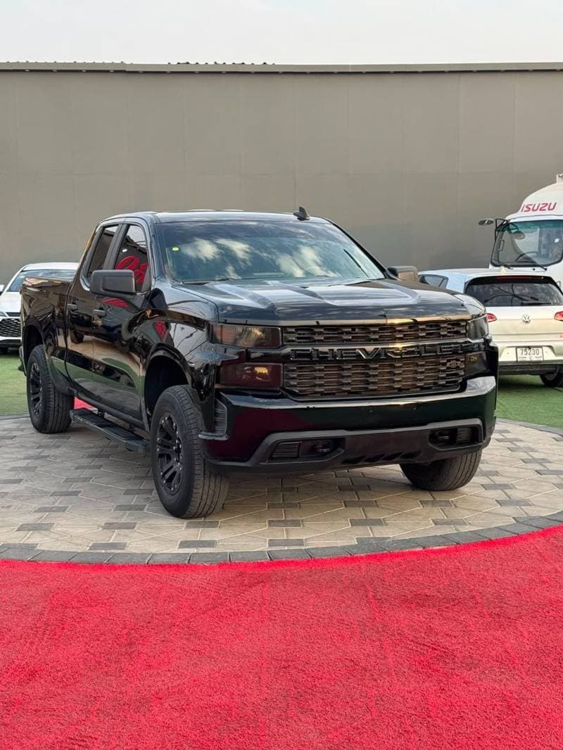 2019 Chevrolet Silverado thumbnail 2