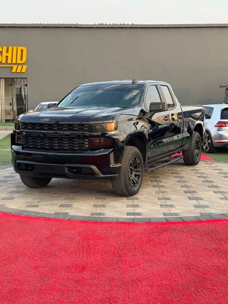 2019 Chevrolet Silverado thumbnail 3