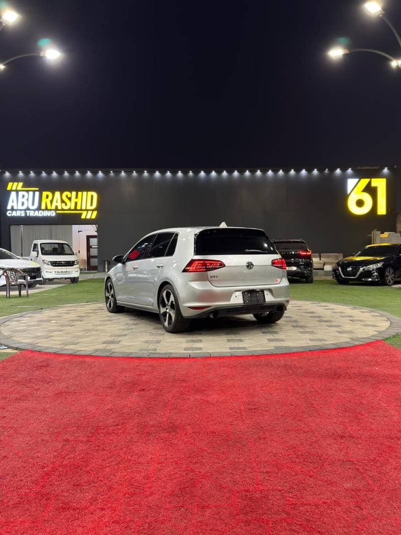 2016 Volkswagen Golf GTI SE thumbnail 5