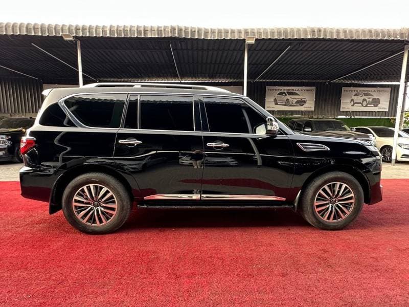 2013 Nissan Patrol LE PLATINUM thumbnail 4