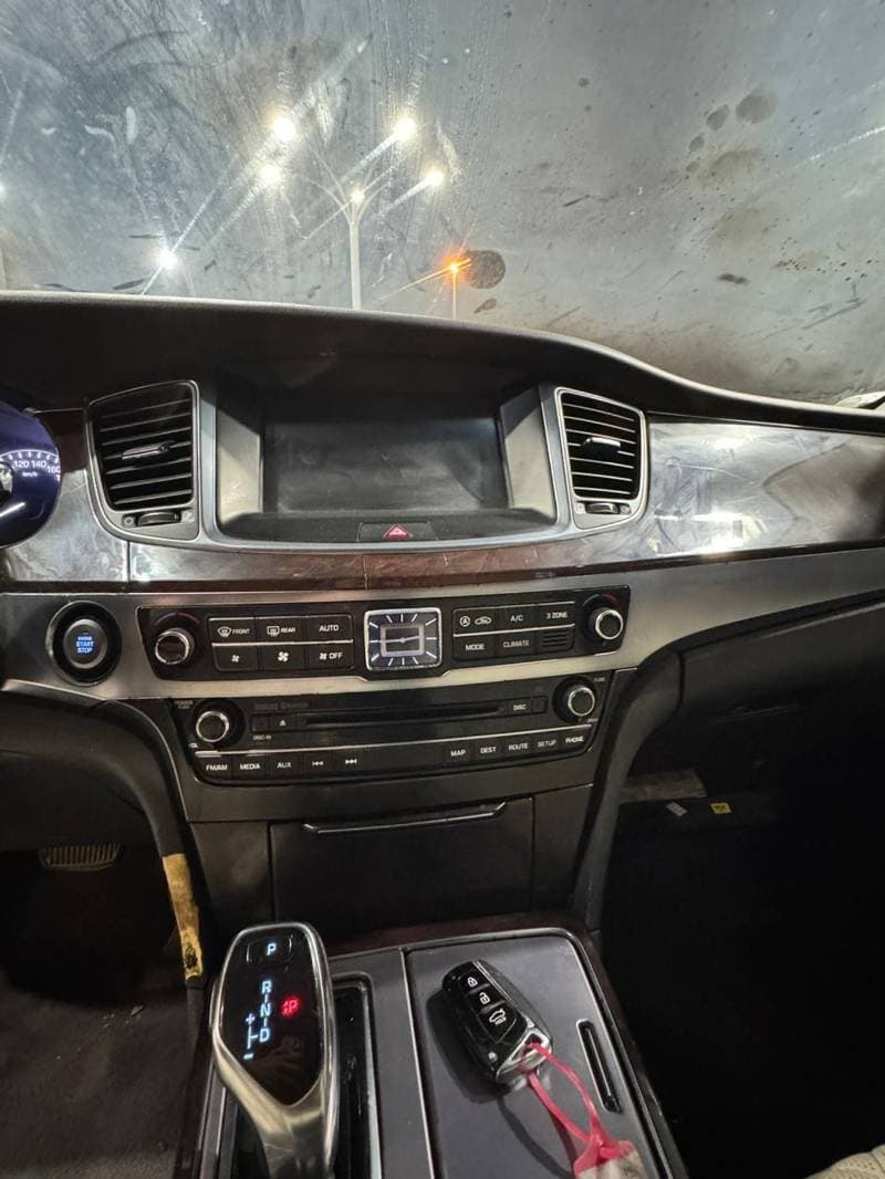 2015 Hyundai Equus thumbnail 5
