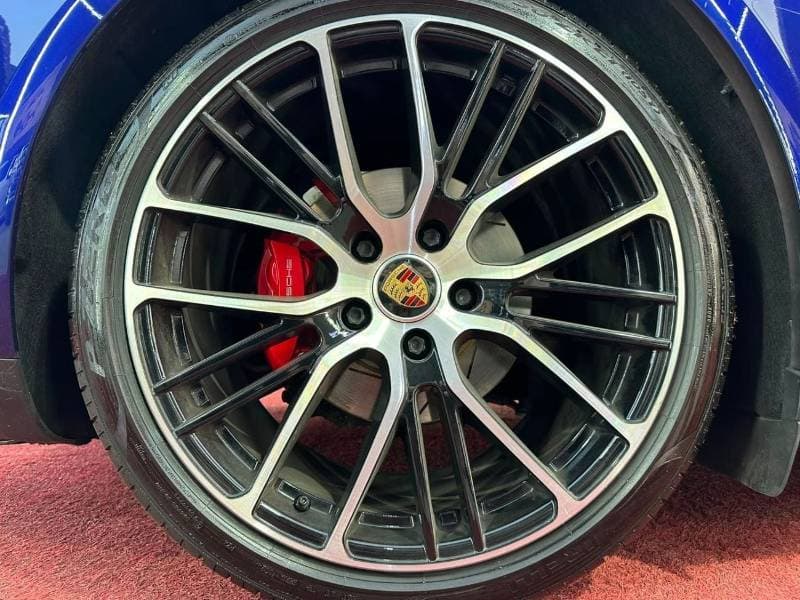2022 Porsche Panamera 4 thumbnail 7
