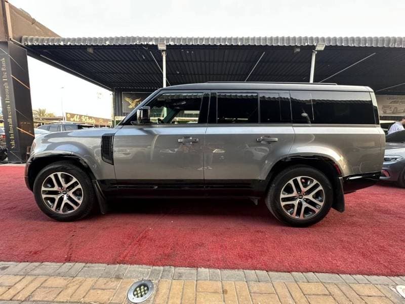 2024 Land Rover Defender thumbnail 4