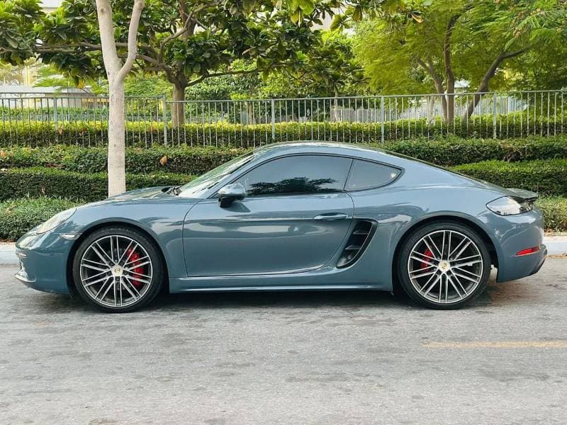 2018 Porsche 718 Cayman S thumbnail 3