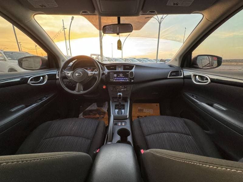 2019 Nissan Sentra SV thumbnail 4