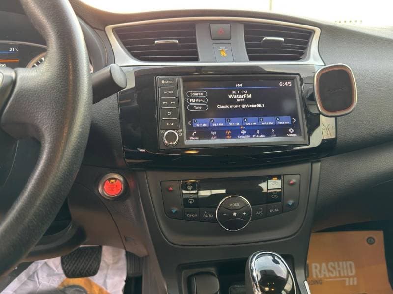 2019 Nissan Sentra SV thumbnail 6