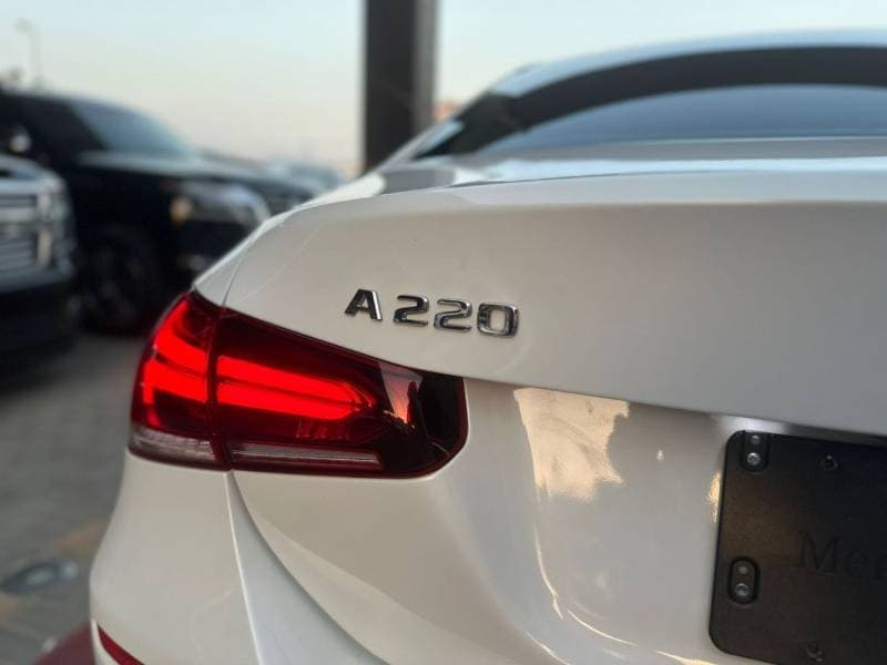 2020 Mercedes Benz A220 STANDARD thumbnail 7