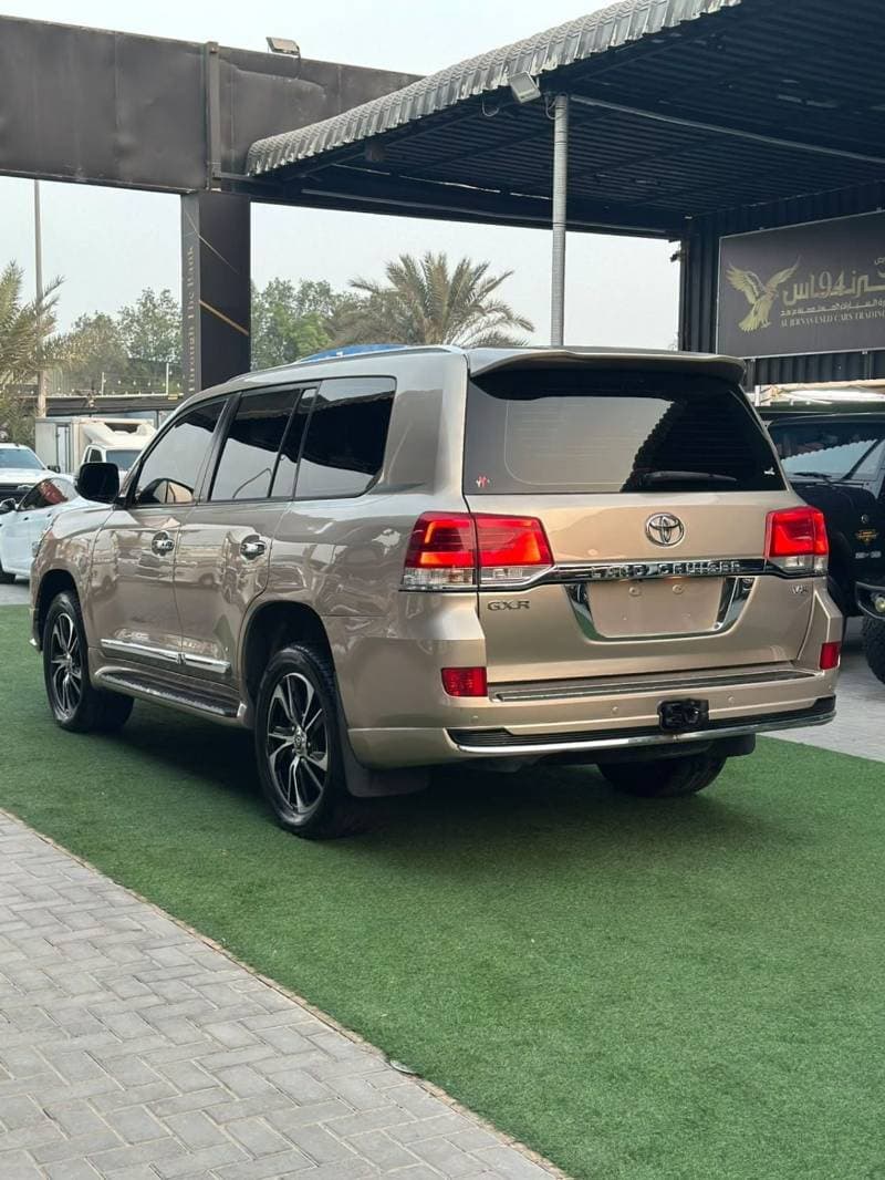 2015 Toyota Land Cruiser GXR thumbnail 3