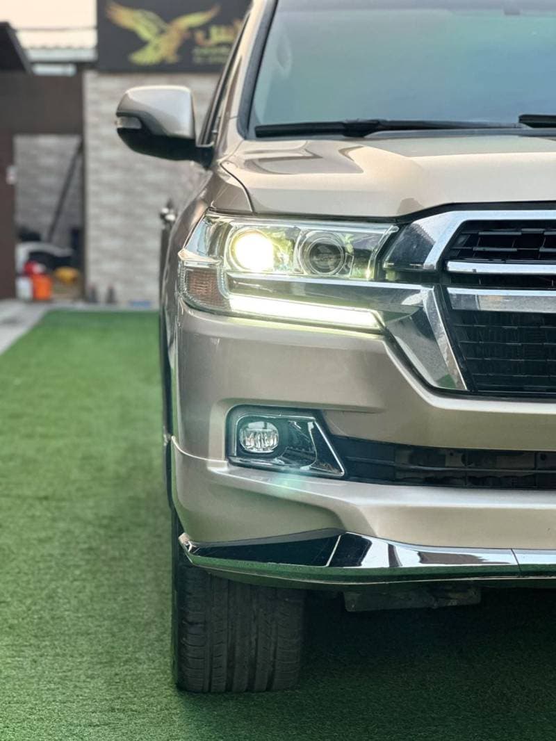 2015 Toyota Land Cruiser GXR thumbnail 5