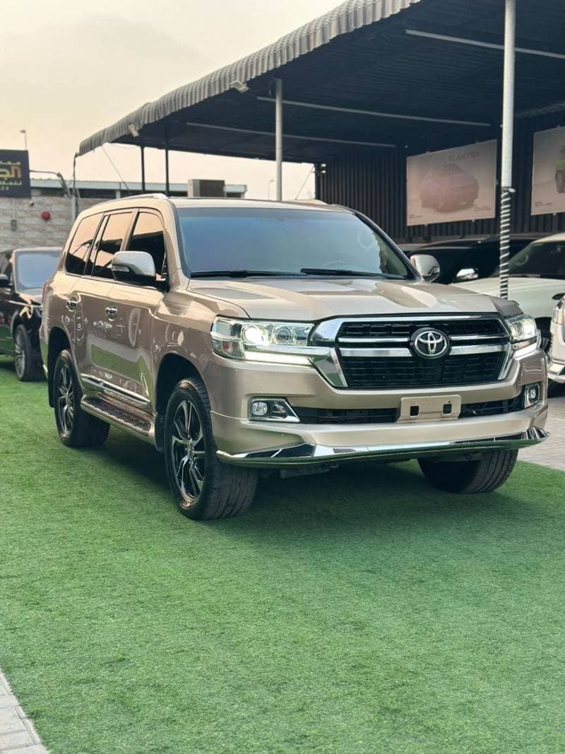 2015 Toyota Land Cruiser GXR thumbnail 4