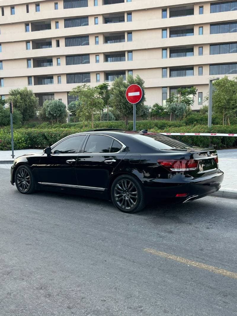 2014 Lexus LS460 LUXURY thumbnail 5