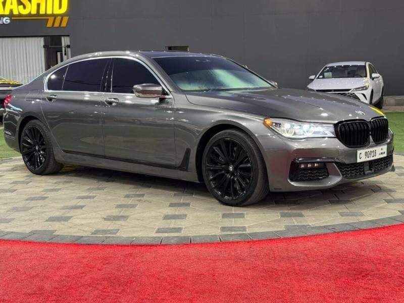 2016 BMW 750i thumbnail 3
