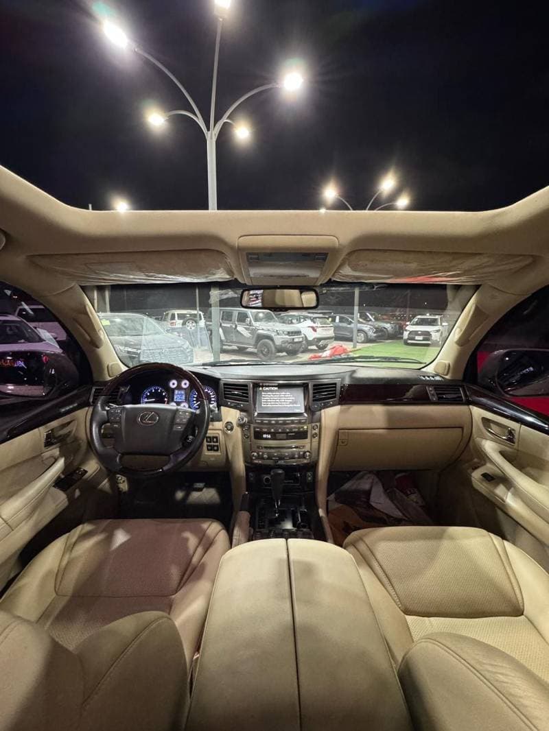 2009 Lexus LX570 thumbnail 7