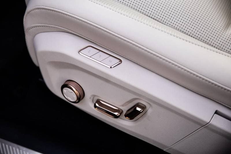 2025 Lynk & Co 900 FLAGSHIP thumbnail 8