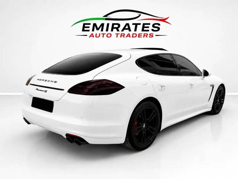 2011 Porsche Panamera 4S thumbnail 5