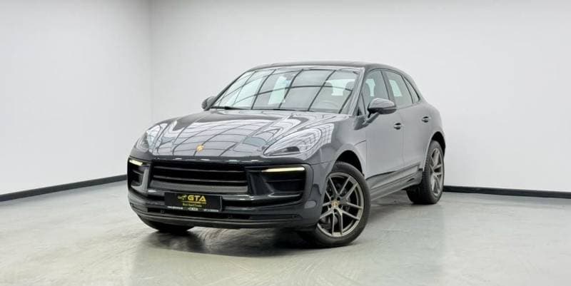 2022 Porsche Macan STANDARD thumbnail 3