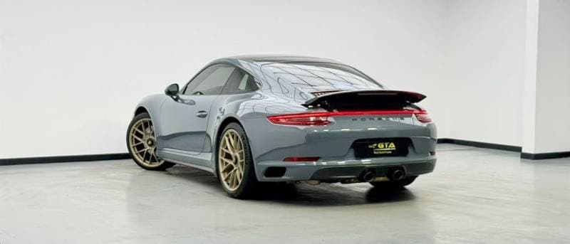 2017 Porsche 911 thumbnail 6