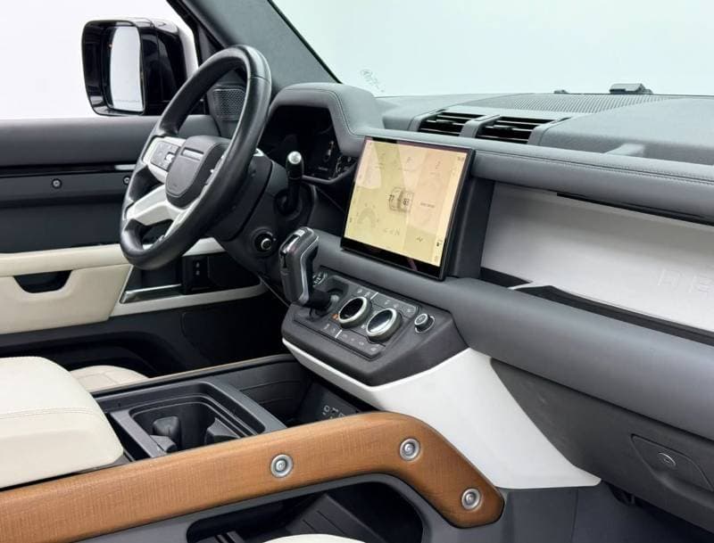 2024 Land Rover Defender 110 HSE P400 thumbnail 7