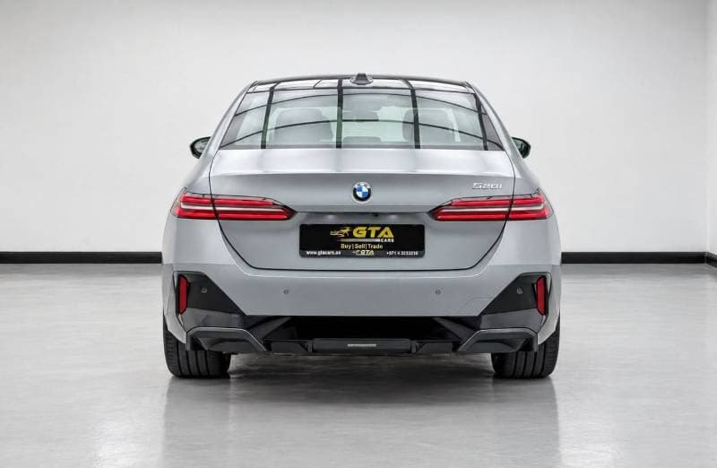 2024 BMW 520i M SPORT thumbnail 5