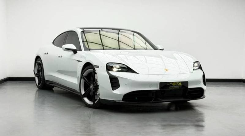 2021 Porsche Taycan TURBO thumbnail 3