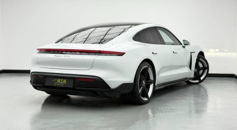 2021 Porsche Taycan TURBO thumbnail 4