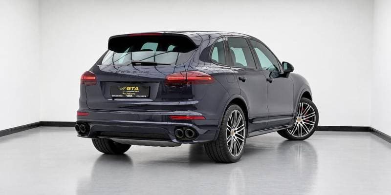2017 Porsche Cayenne GTS thumbnail 4