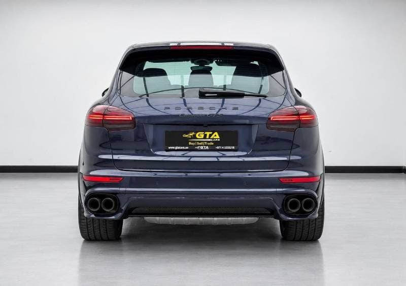 2017 Porsche Cayenne GTS thumbnail 5