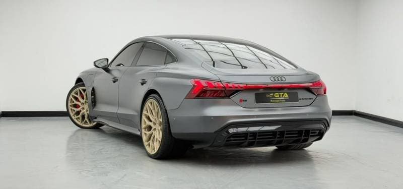 2022 Audi e tron GT RS thumbnail 6