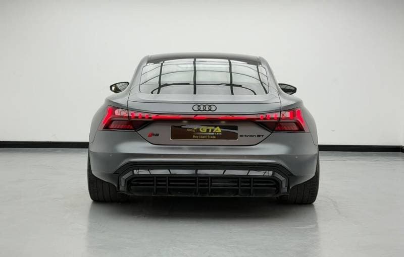 2022 Audi e tron GT RS thumbnail 5