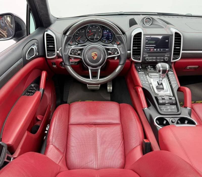 2017 Porsche Cayenne GTS thumbnail 8
