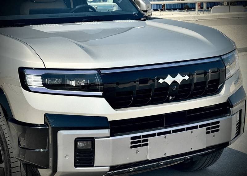 2025 BYD Leopard 8 FLAGSHIP thumbnail 3