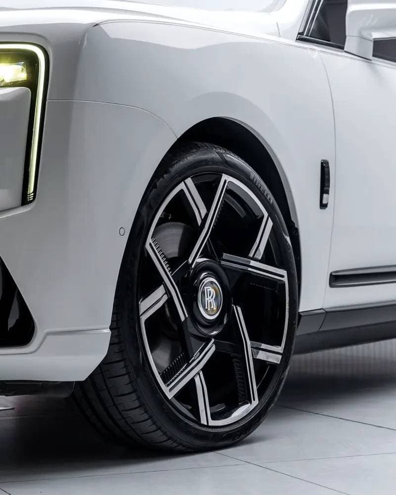 2019 Rolls Royce Cullinan BLACK BADGE thumbnail 3