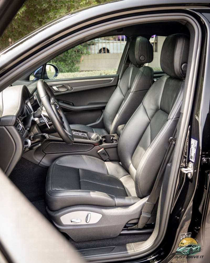 2024 Porsche Macan STANDARD thumbnail 4
