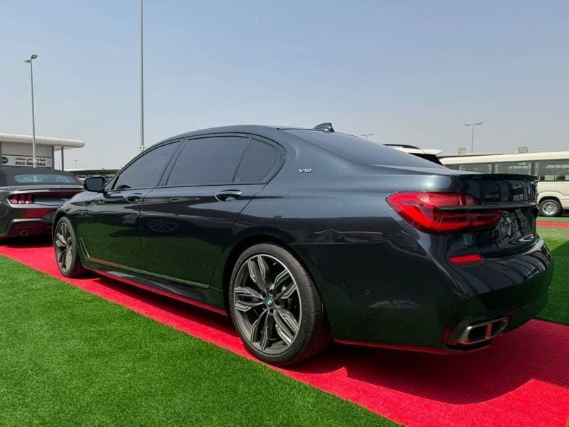 2018 BMW M760Li STANDARD thumbnail 5